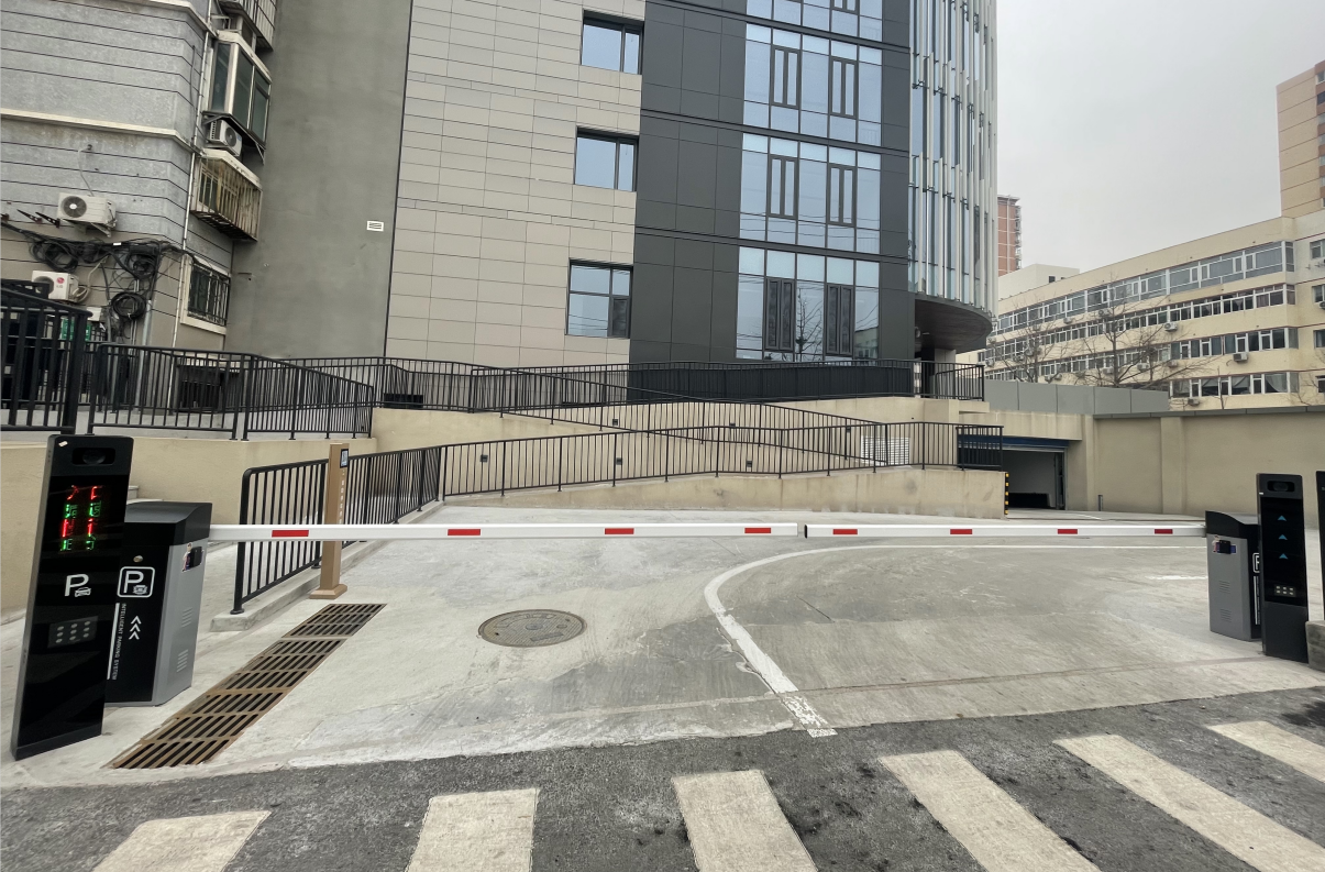 北京海特花園公建樓停車場(chǎng)